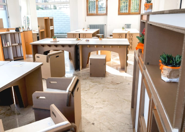 Pourquoi choisir des meubles en carton pour l&rsquo;aménagement de votre entreprise ?