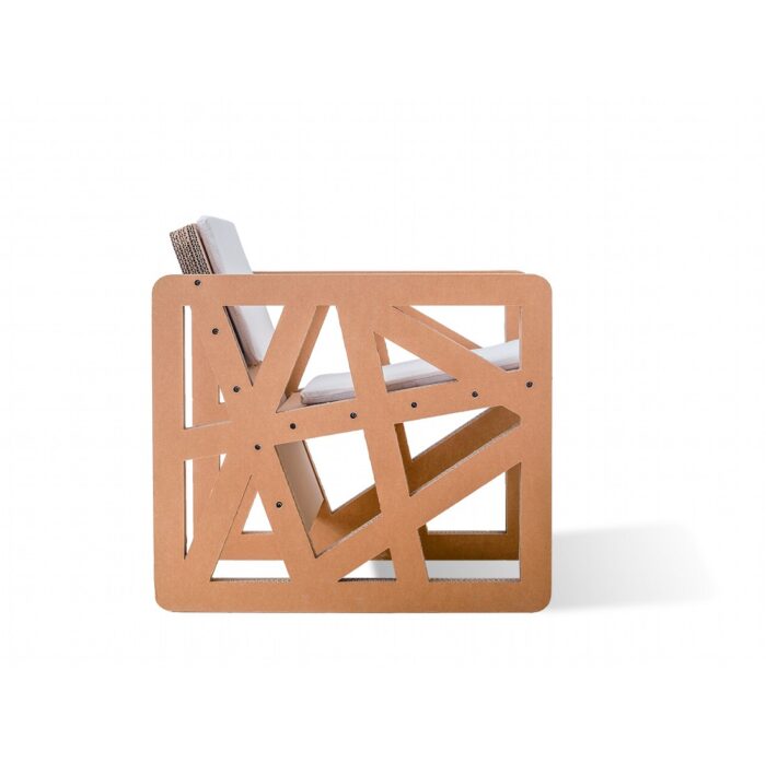 Fauteuil ergonomique en carton design pour aménagement d'entreprises et salles de pause, structure géométrique avec coussin incliné, idéal pour espaces professionnels écologiques et modulables - Le Meuble en Carton une marque du groupe Natur Design