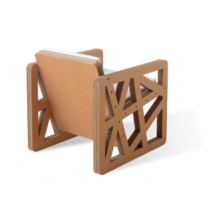 Fauteuil ergonomique en carton recyclé pour espaces professionnels, idéal pour les bureaux et salles de pause, structure modulaire avec plateau amovible et design structuré en forme géométrique - Le Meuble en Carton une marque du groupe Natur Design