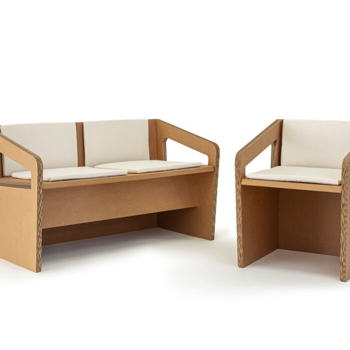 Coupes-de-plan d'un canapé modulable et de deux chaises en carton recyclé pour espaces professionnels et événements, idéaux dans les bureaux, salles de pause ou stands événementiels - Le Meuble en Carton une marque du groupe Natur Design