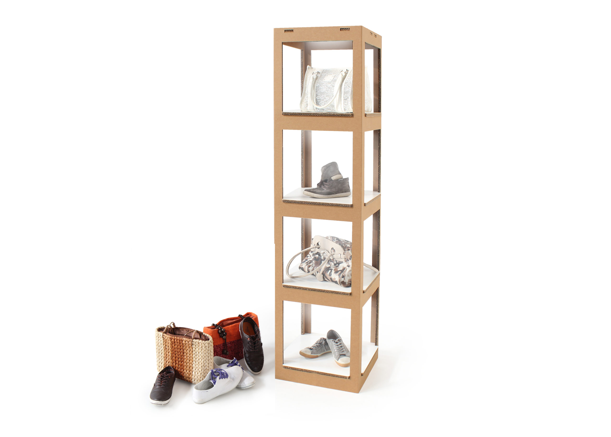 Présentoir modulaire en carton transparent avec étagères pour exposition de produits dans le cadre d'événements professionnels ou stands événementiels, idéal pour l'aménagement de points de vente et la scénographie de salons - Le Meuble en Carton une marque du groupe Natur Design
