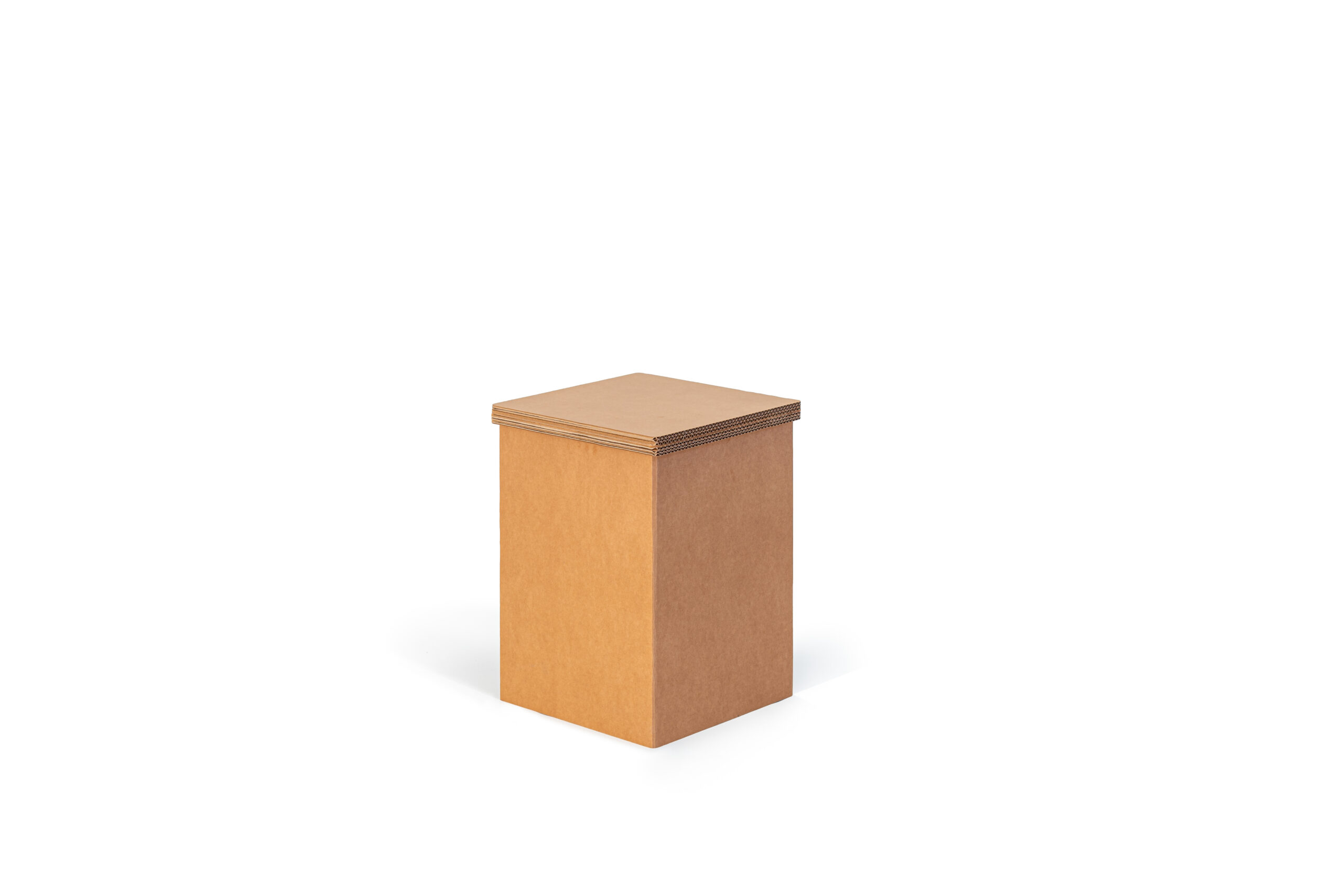 Tabouret en carton écologique conçu pour les événements professionnels et stands événementiels, structure compacte et robuste adaptée aux espaces scénographiques et modulables pour l'accueil des visiteurs - Le Meuble en Carton une marque du groupe Natur Design