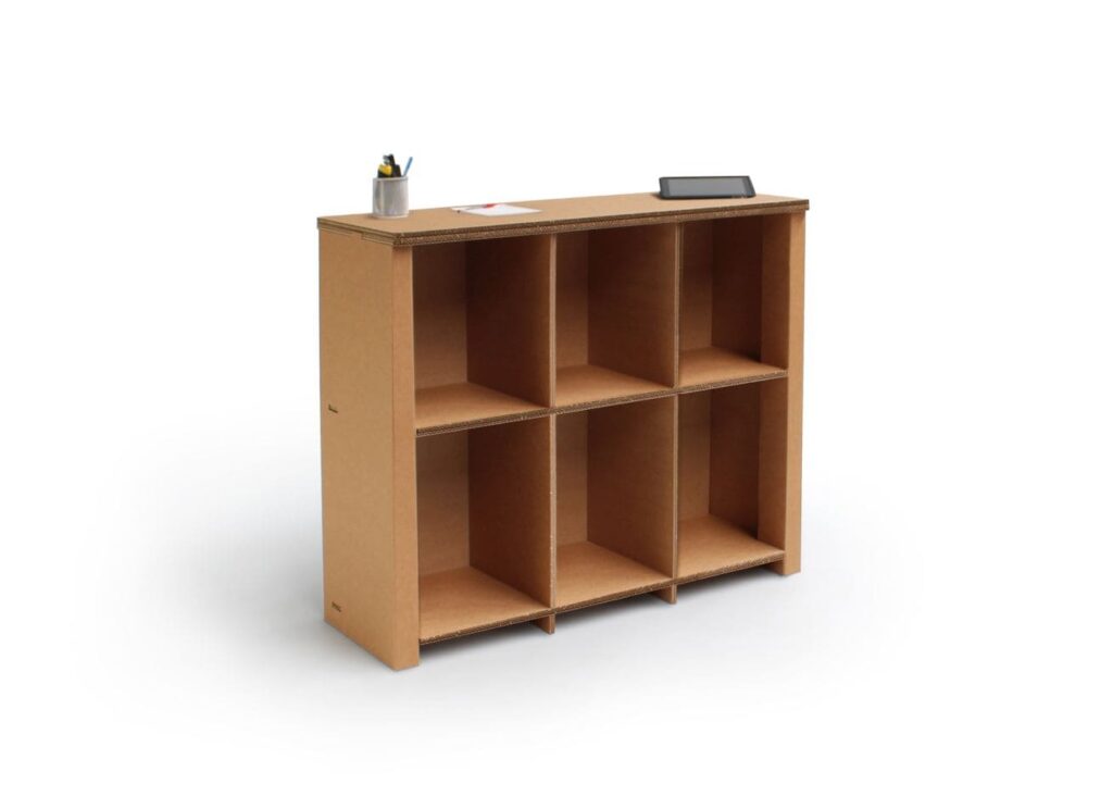 Banque d'accueil en carton écologique avec rangement intégré pour documents et objets professionnels, idéale pour les espaces de travail en entreprise ou open space - Le Meuble en Carton une marque du groupe Natur Design