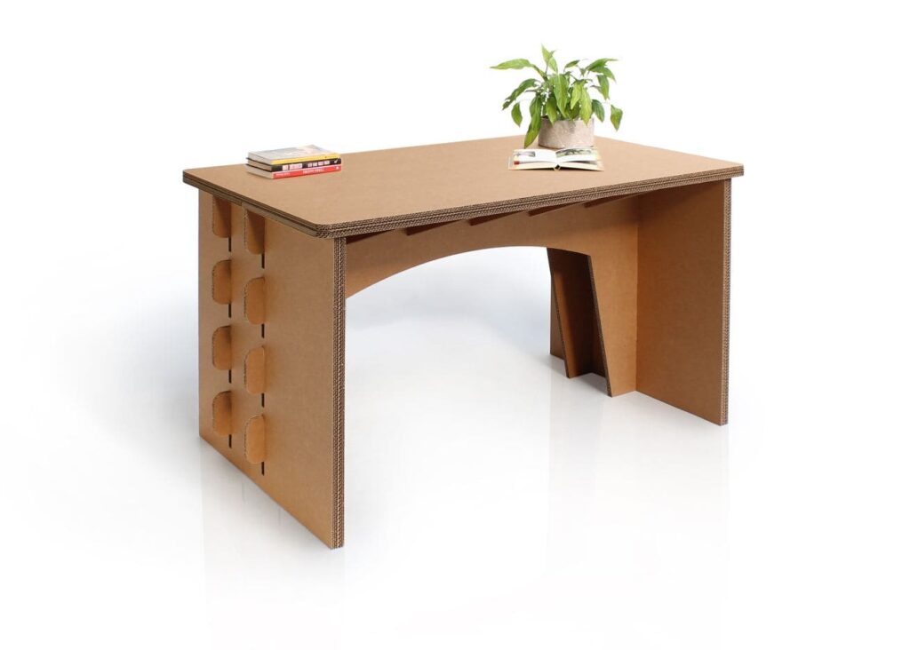 Bureau en carton écologique pour espaces professionnels, avec rangement intégré dans les côtés et plateau plat visible, idéal pour bureaux d'entreprise ou salles de pause modernes et durables - Le Meuble en Carton une marque du groupe Natur Design