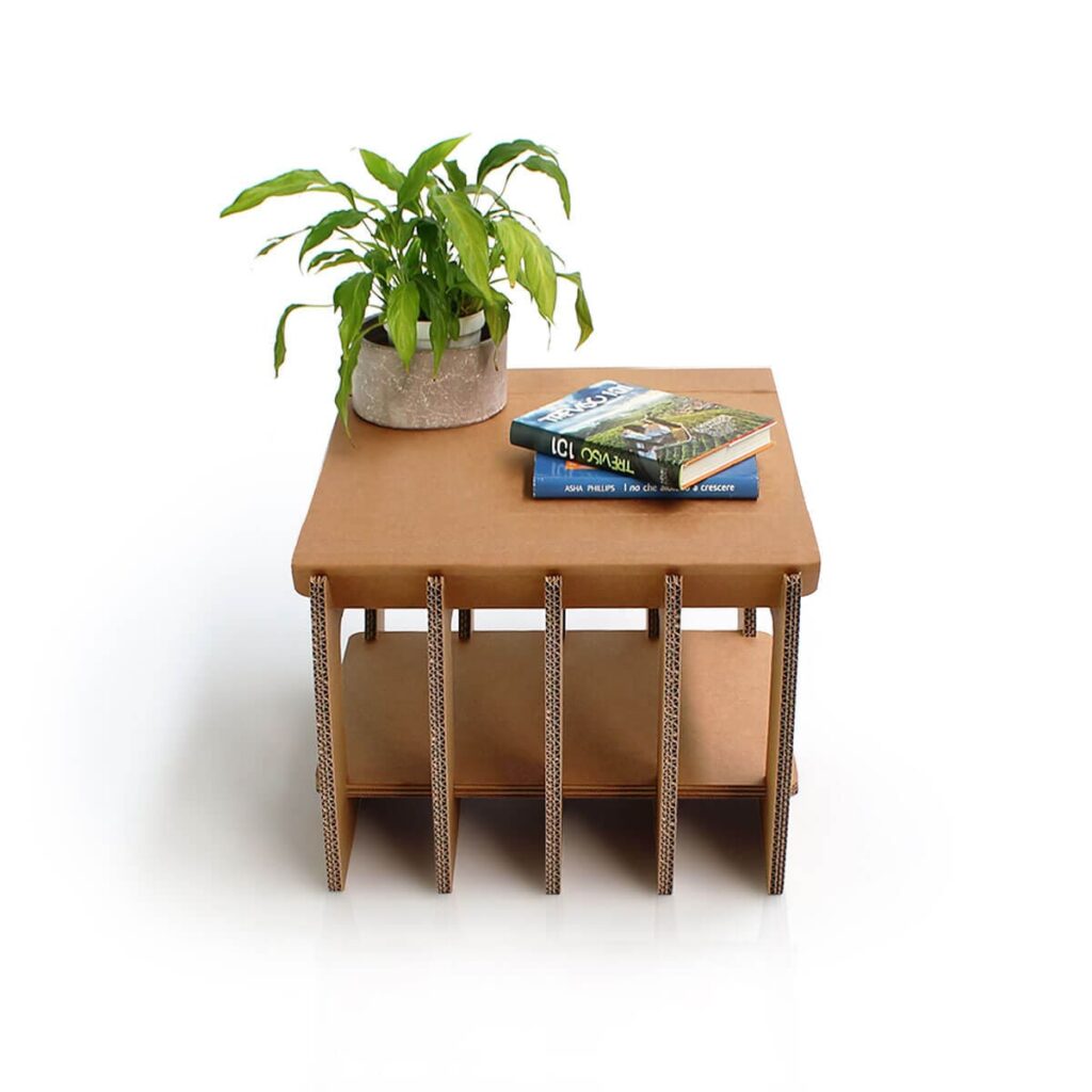 Table basse en carton écologique avec plateau plat et pieds métalliques pour espaces professionnels ou événements – idéale pour les bureaux, salles de pause ou stands événementiels en scénographie - Le Meuble en Carton une marque du groupe Natur Design