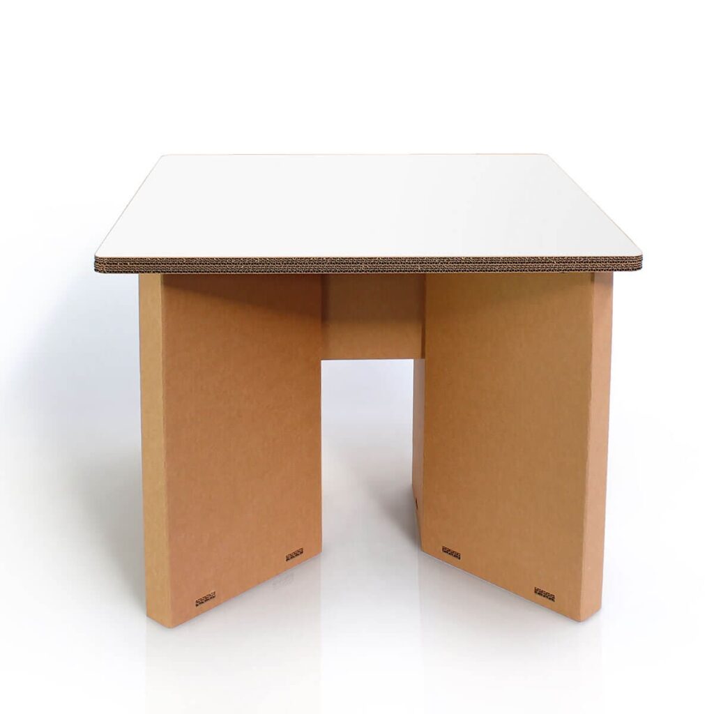 Table de réunion en carton écologique pour 4 personnes, plateau épais visible, idéale pour les espaces professionnels et les salles de pause d'entreprise - Le Meuble en Carton une marque du groupe Natur Design