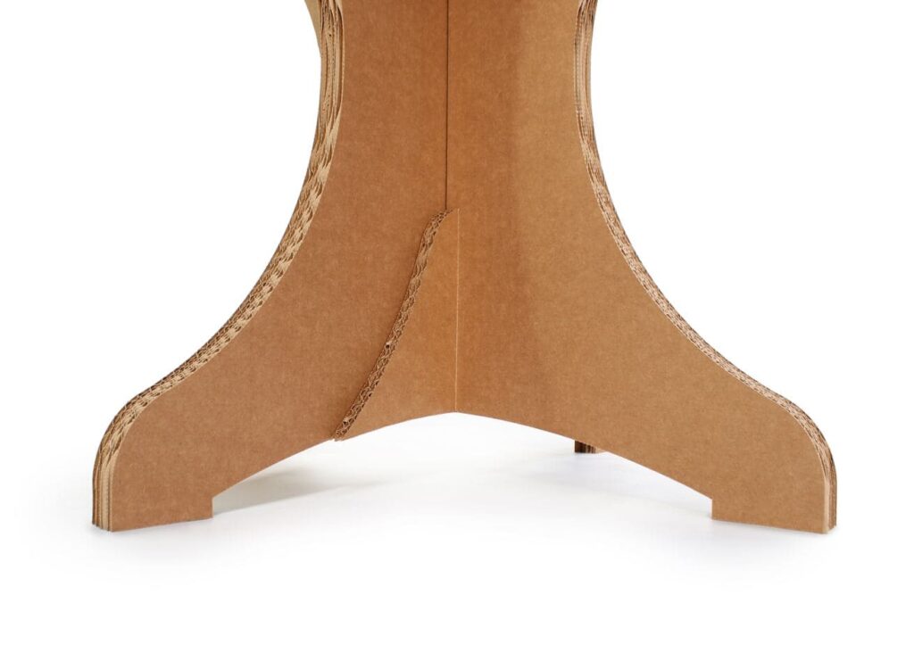 Guéridon en carton écologique pour stands événementiels et espaces de travail, plateau design et pieds stabilisés en structure cartonnée, idéal pour aménager des salles de pause ou des points d'accueil professionnels - Le Meuble en Carton une marque du groupe Natur Design