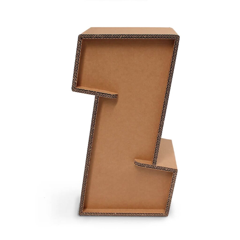 Tabouret en carton modulaire pour stands événementiels et espaces scénographiques, avec structure robuste en panneaux cartonnés et pieds stabilisateurs, idéal pour une installation durable dans les salons professionnels ou les installations créatives - Le Meuble en Carton une marque du groupe Natur Design