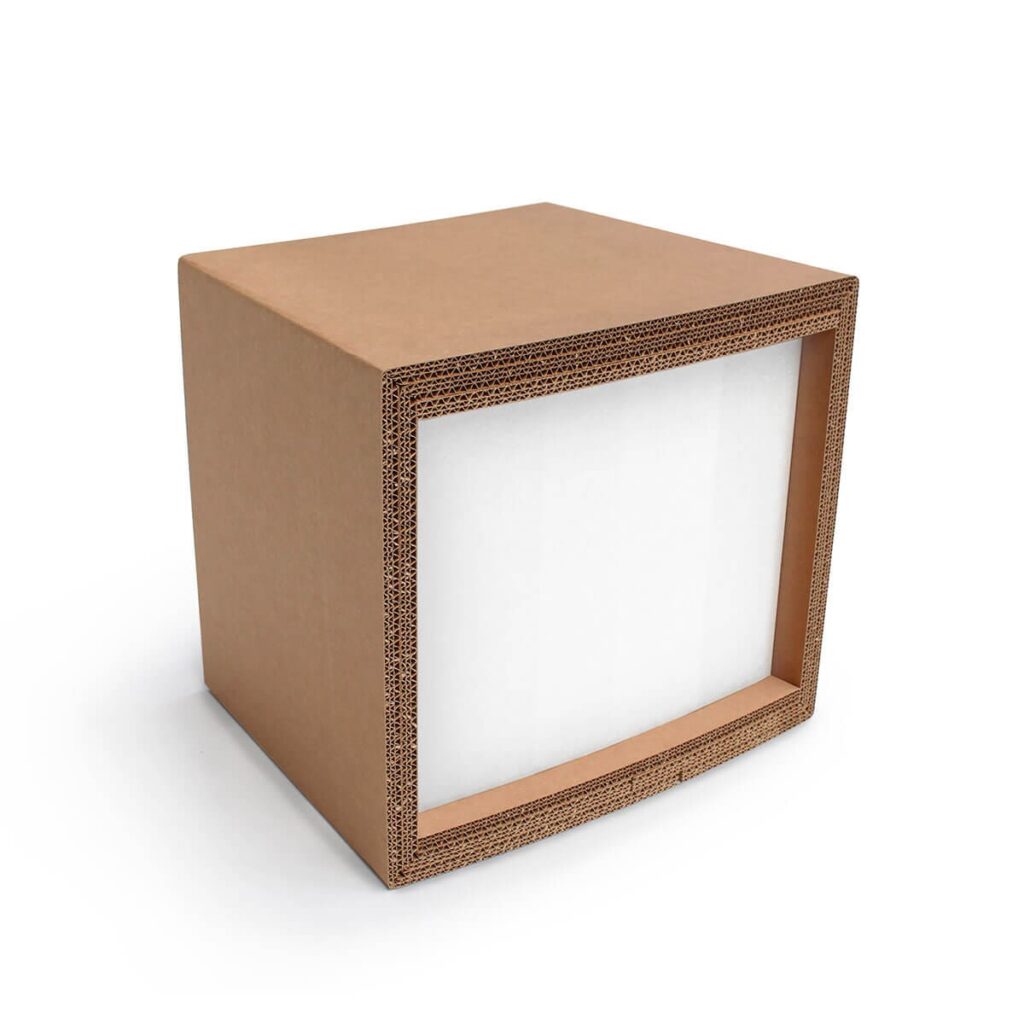 Tabouret en carton IDA pour espaces professionnels et événements, structure solide avec cadre renforcé, idéal pour bureaux, salles de pause ou stands événementiels en scénographie - Le Meuble en Carton une marque du groupe Natur Design