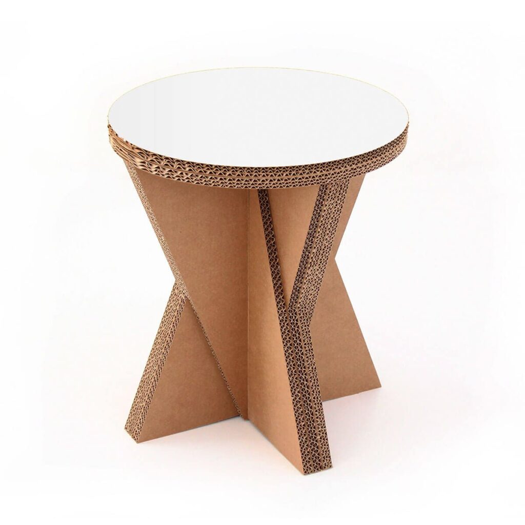 Tabouret en carton design avec plateau transparent et structure géométrique en panneaux cartonnés, idéal pour les espaces professionnels comme les salles de pause ou les stands événementiels - Le Meuble en Carton une marque du groupe Natur Design