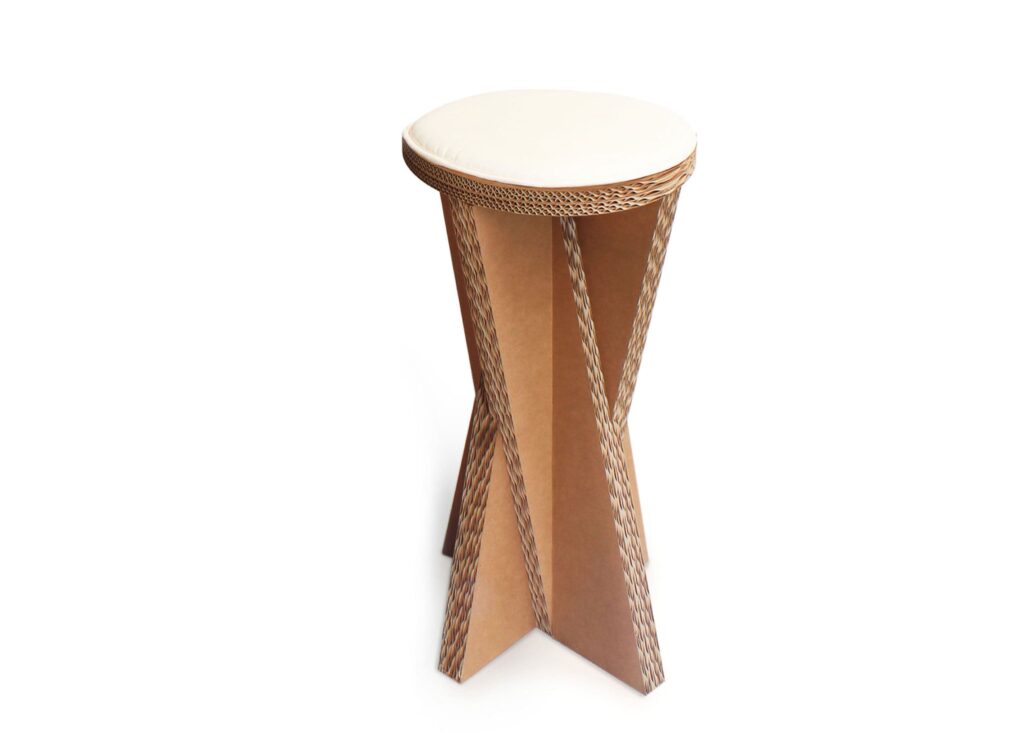 Tabouret cartonné OLYMPE en design minimaliste avec structure en carton recyclé et plateau amovible, idéal pour l'aménagement d'entreprises, salles de pause ou stands événementiels professionnels - Le Meuble en Carton une marque du groupe Natur Design