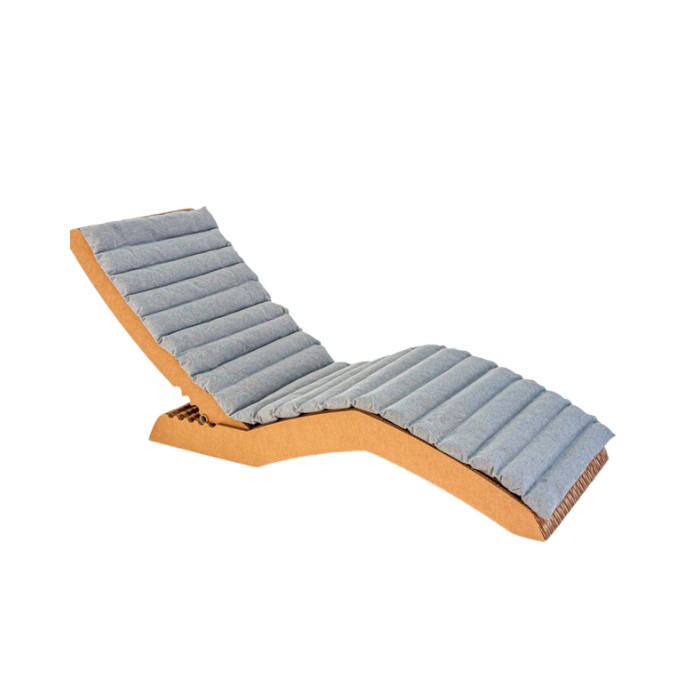 Chaises longues en carton